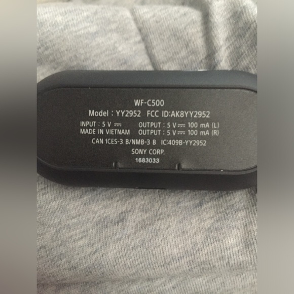 Brand new Sony earbuds WF-C500 - Picture 2 of 2